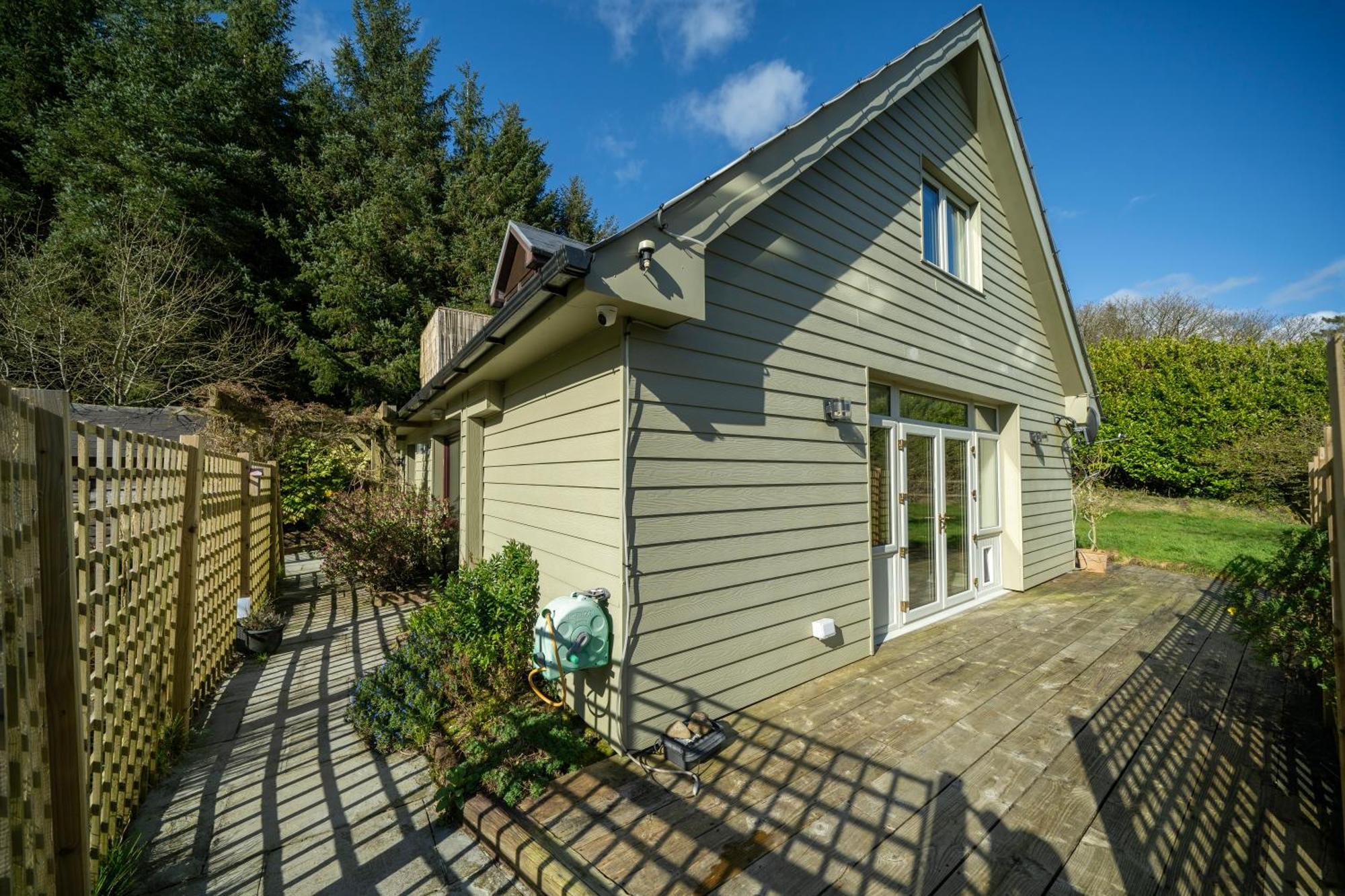 The Bird House - Coastal Lodge In Lovely Forest Setting Nr. Kinsale Корк Экстерьер фото